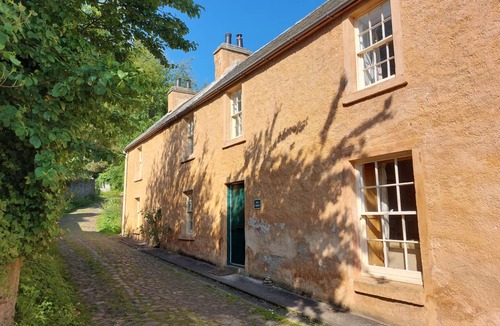 Cromarty Cottage | Cabin ∙ 3 bedrooms ∙ 6 guests