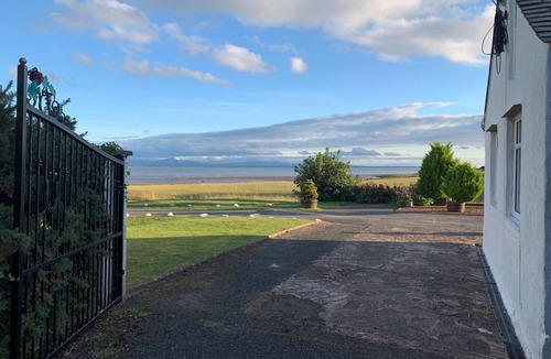 Cummertrees Cottage | Cabin ∙ 3 bedrooms ∙ 6 guests
