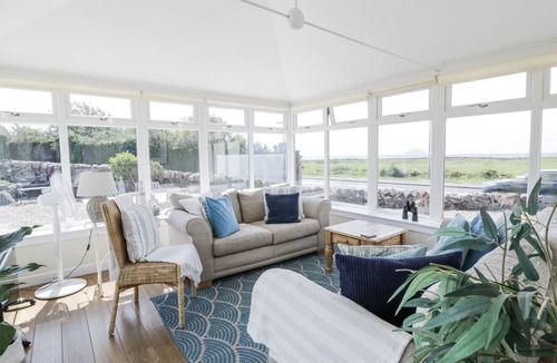 Turnberry Cottage | Cabin ∙ 3 bedrooms ∙ 6 guests