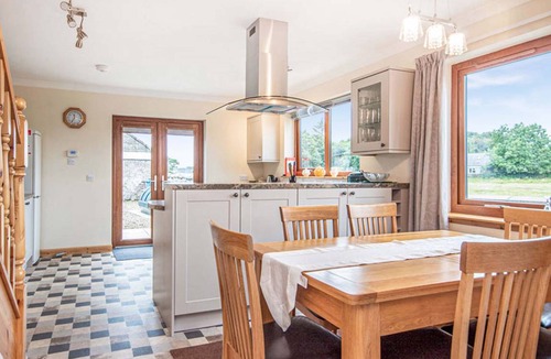 Brora Cottage | Cabin ∙ 4 bedrooms ∙ 8 guests