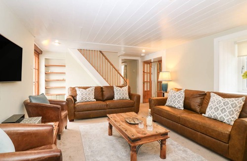 Elgin Cottage | Cabin ∙ 5 bedrooms ∙ 10 guests