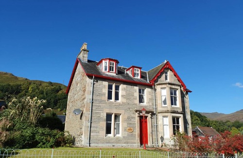 Killin Cottage | Cabin ∙ 9 bedrooms ∙ 18 guests