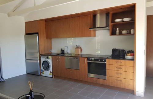 Oneroa House | Cable Bay Guesthouse
