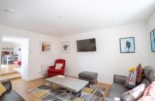 Ballater House | Cairnie Cottage