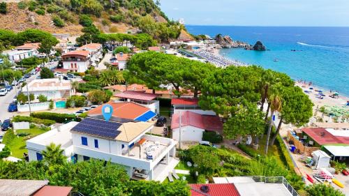 Calalunga-Pietragrande House | CALALUNGA PIETRAGRANDE - Exclusive Shoreline Haven