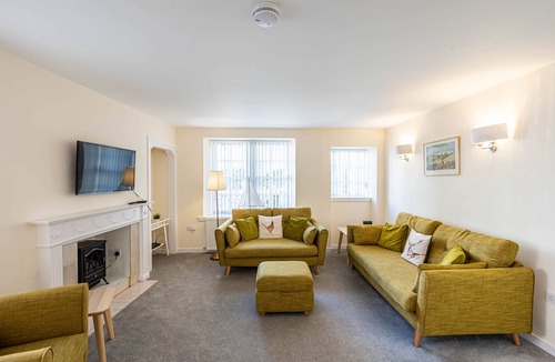 Kirkcudbright Cottage | Caldow Cottage, 1 Gordon Place - a cottage that sleeps 6 guests in 3 bedrooms