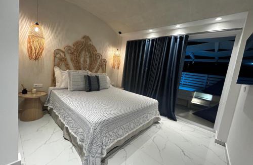 Paralia Dionysiou Apartment | Calliopes by the sea boutique suites