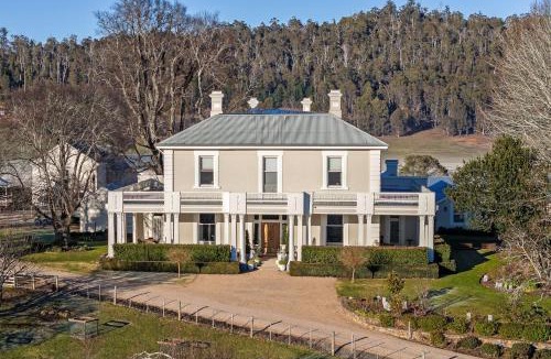 Deloraine Bed & Breakfast | Calstock Estate 1831