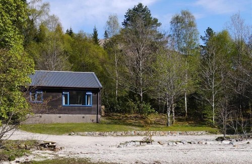 Glenfinnan Cottage | Camus Slatach - sleeps 4 guests in 2 bedrooms