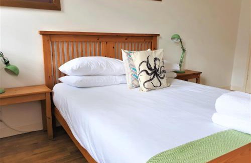 Old Town Apartment | Canongate - Spacious and historic 2 bed flat on Royal Mile