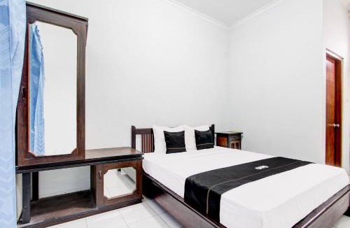 Wonosari Hotel | Capital O 93842 Jowo Segoro ResortNearPantai Sepanjang