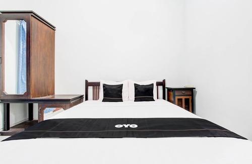 Wonosari Hotel | Capital O 93842 Jowo Segoro ResortNearPantai Sepanjang