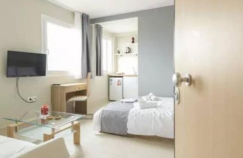 Thessaloniki City Centre Apartment | Caravanserai Studio 1