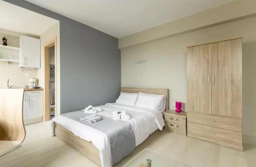 Thessaloniki City Centre Apartment | Caravanserai Studio 1