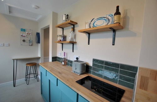 Pittenweem House | Carpenter's Cottage- coastal stay with garden