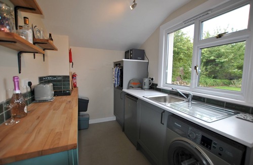 Pittenweem House | Carpenter's Cottage- coastal stay with garden