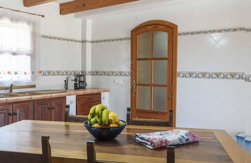 Buger Cottage | Cas Home, villa with tennis court and private pool
