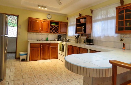 Valle Pura Vida House | Casa Amiga