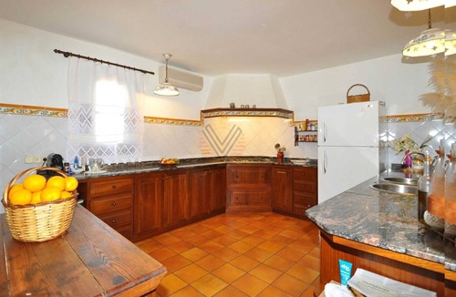 Buger Cottage | Casa Antonio: Rural Charm with Pool