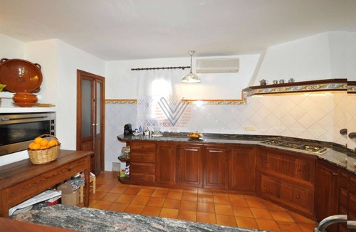 Buger Cottage | Casa Antonio: Rural Charm with Pool