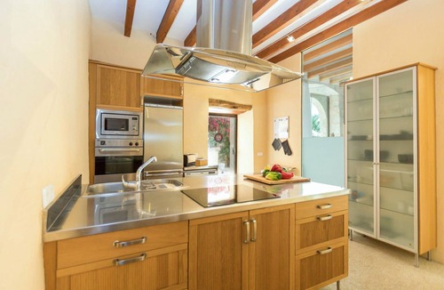Buger Villa | Casa Buger - Three Bedroom Villa, Sleeps 6