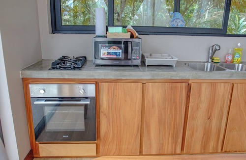 Pacuare Reserve Apartment | Casa con Jardín de Pitahaya, Igual Para Realizar Teletrabajo en la Naturaleza