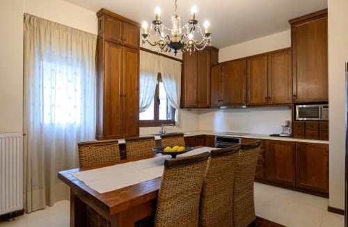 Kalamata Apartment | Casa Constantine Spacious Family and Friends Oasis with Pool, 10 Min from Kalamata