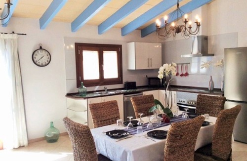 Petra House | Casa Las Vías