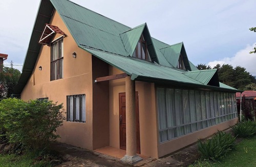 Roble House | Casa Luna is your best option near Poás volcano!