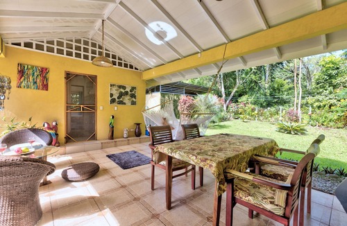 Chiguata Ski Chalet | Casa Mariposa Garden Hideaway 5 Min from Beach