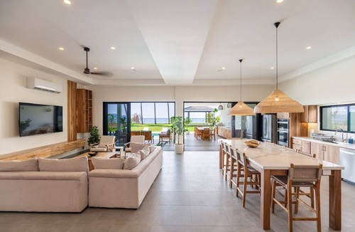 Potrero Villa | Casa Natalia: Luxurious Oceanfront Villa with Housekeeping and Concierge