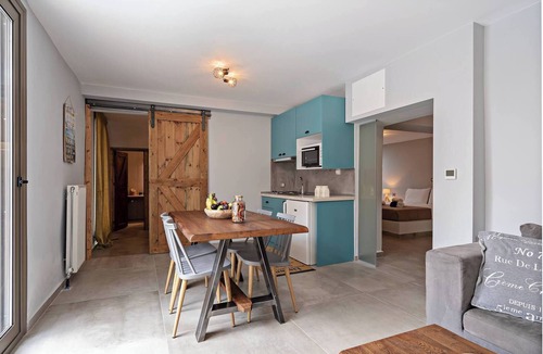 Spilion Apartment | Casa Sofia, Cozy Home #1, By Hellocrete