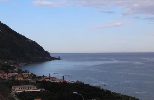 Piraino Apartment | Casa Spisidda Appartamento monolocale "Vulcano" per 4 persone con vista sulle Eolie