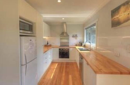 Huon Valley Cottage | Castaway Cottage, idyllic beachside cottage