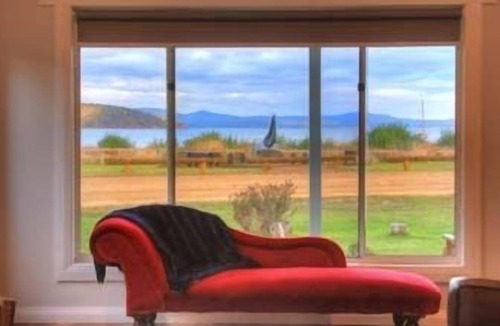 Huon Valley Cottage | Castaway Cottage, idyllic beachside cottage