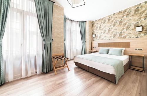 Emin Sinan Hotel | Castle Franco Suites