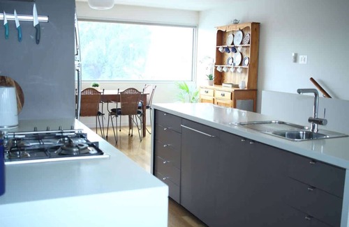Trevallyn Apartment | Cataract 7 - Luxury CBD 2 Br with Free Parking