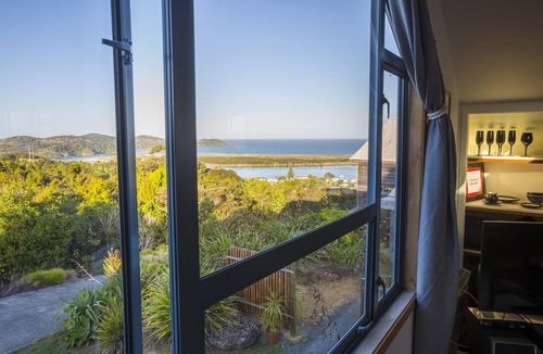Ngunguru Apartment | Cedar Heights Chalet with Elevated Ocean Views in a Native bush setting.