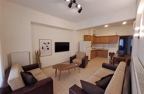 Xanthi Apartment | CENTER o'CLOCK