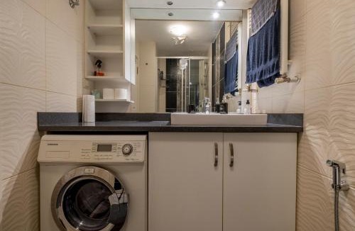 Tophane Apartment | Central Apartment with Bosphurs View