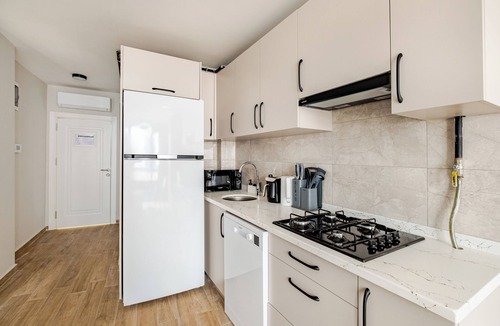 Cumhuriyet Apartment | Central Brand New Apartment w/Elevator Near Metro