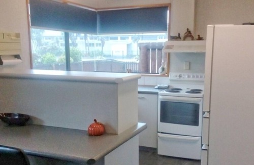 Hokitika House | Central Hokitika CBD and Wild Foods location