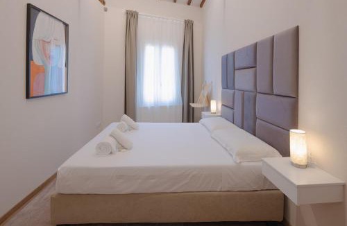 San Lorenzo Apartment | Central Market 3-bedroom Apartment