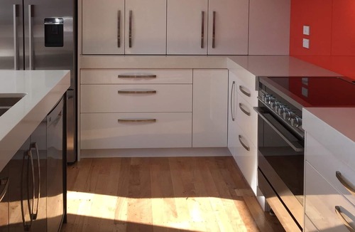 Kawaha Point House | CENTRAL, MODERN, MAGNIFICENT LAKE VIEW, 3 BATHROOMS. SLEEPS 10. PET FRIENDLY.