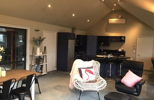 Lowburn House | Central Otago Touch of Class