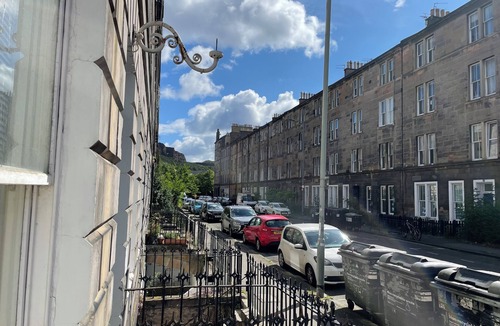 Newington Apartment | Central Specious apartment