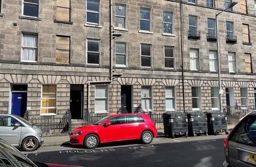 Newington Apartment | Central Specious Newington Apartment
