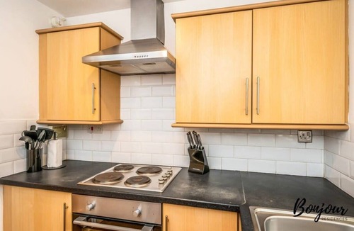 Finnieston Apartment | Central & Stylish 2BR-1BA -Anderston-Free Onsite Parking