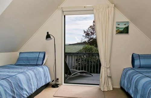 Taupo House | Central With Mountain Views!