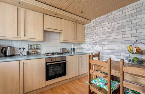 Cumbernauld House | Centrally Situated 1 Bedroom House in Cumbernauld